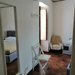Konukevi Stanza A Cefalù