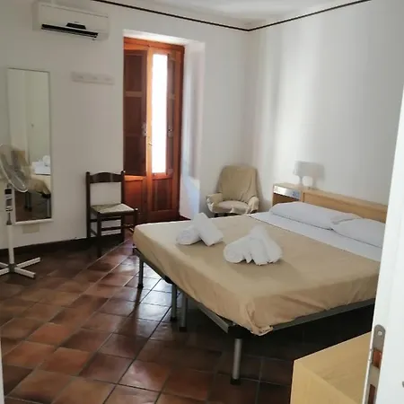 Stanza A Cefalú